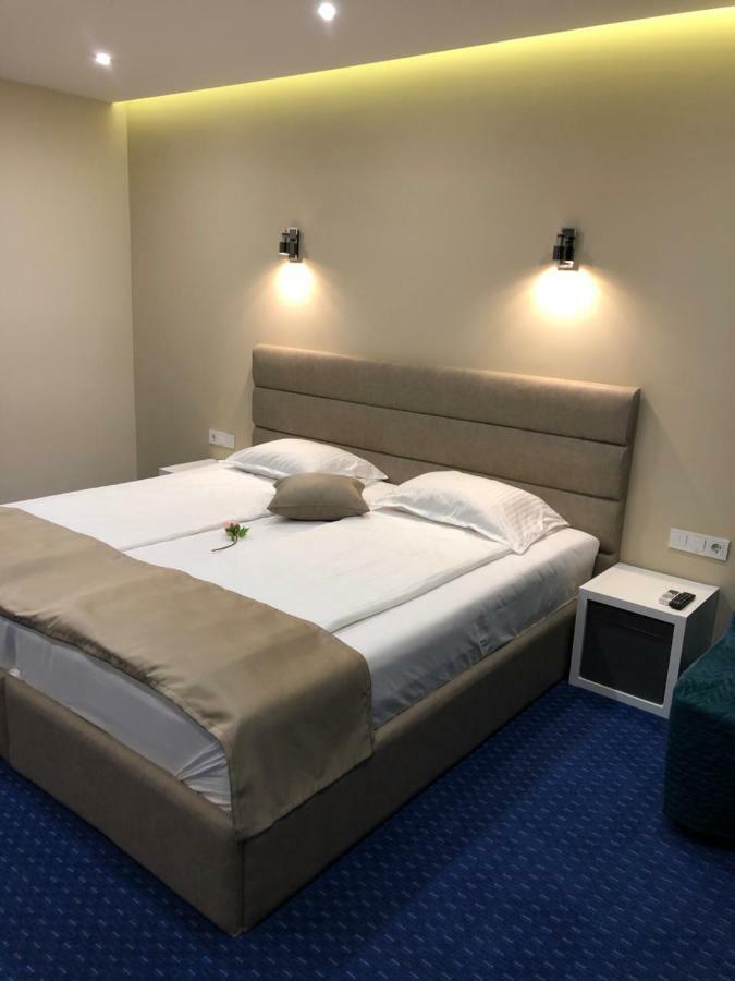 Family Hotel Avenue Китен Экстерьер фото