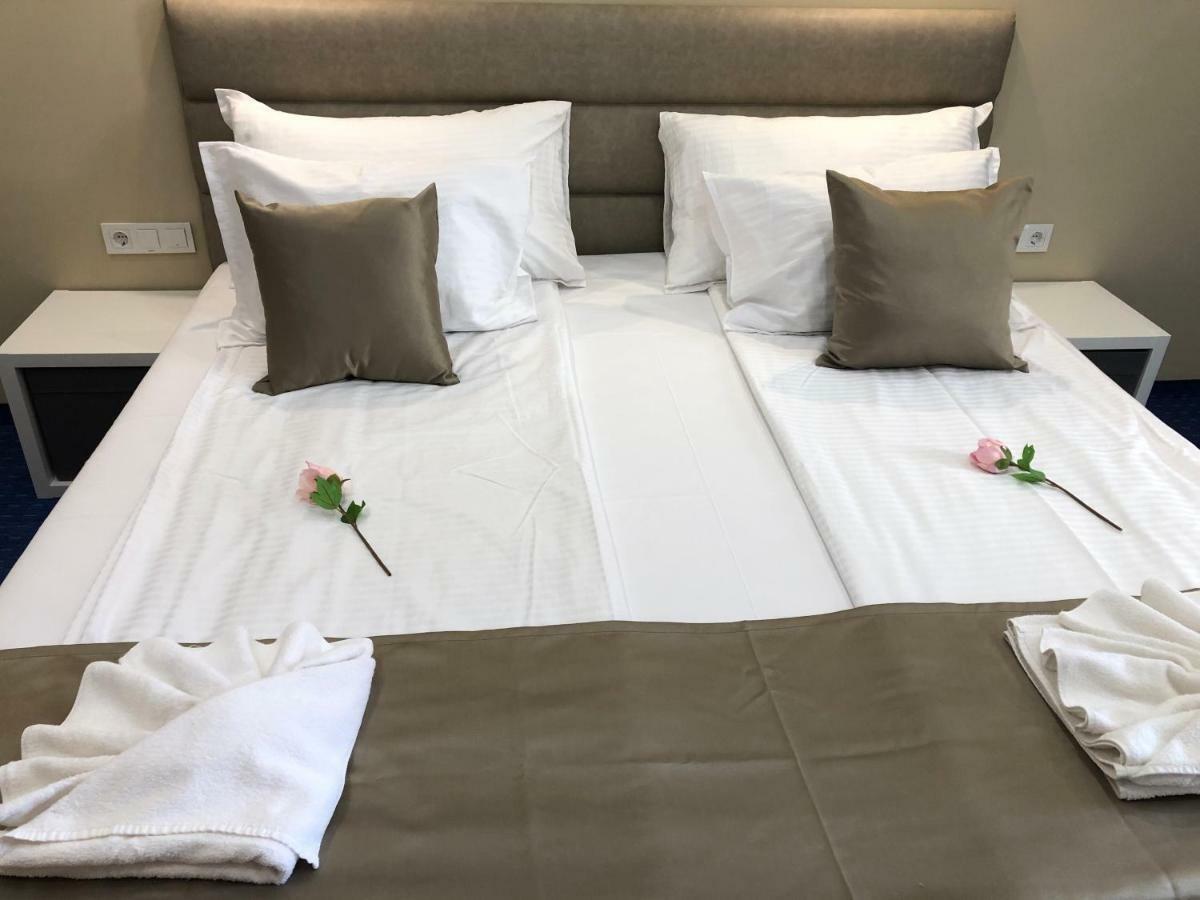 Family Hotel Avenue Китен Экстерьер фото